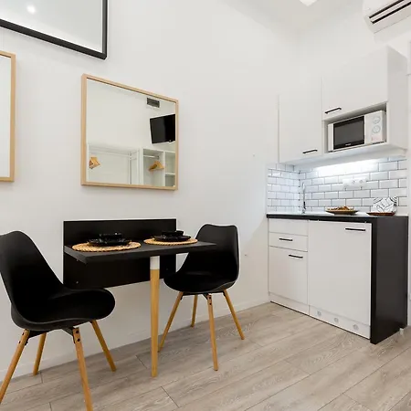 Apartament Holidays *