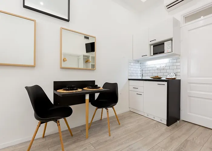 Apartment Holidays *